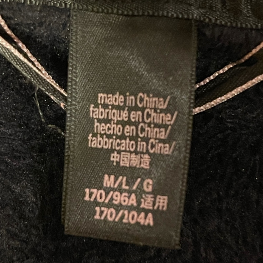 Plush embroidered Victoria’s Secret Robe - Picture 2 of 3